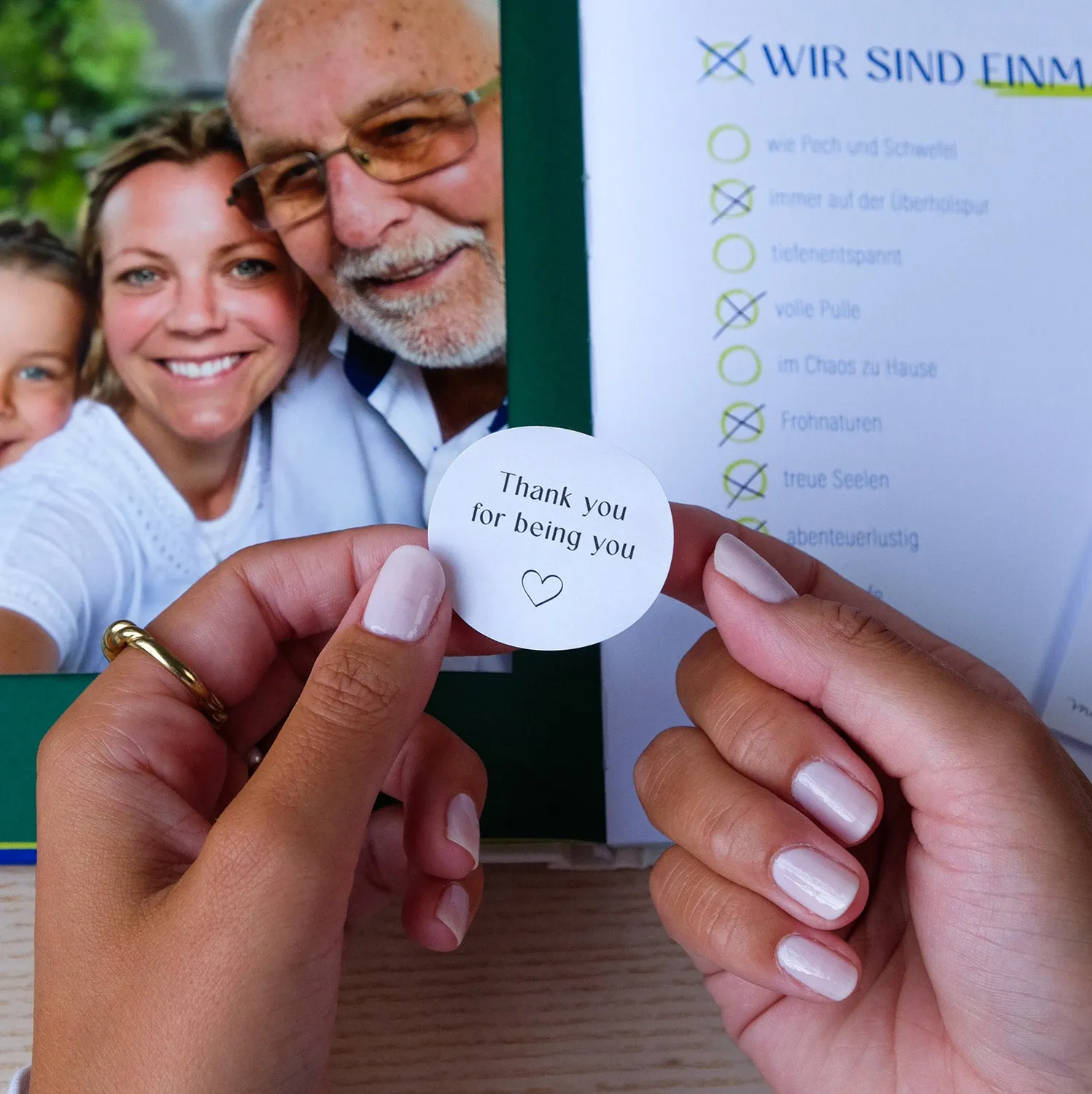 MINTKIND Papa Buch zum Ausfüllen Geschenkbuch mit Sticker