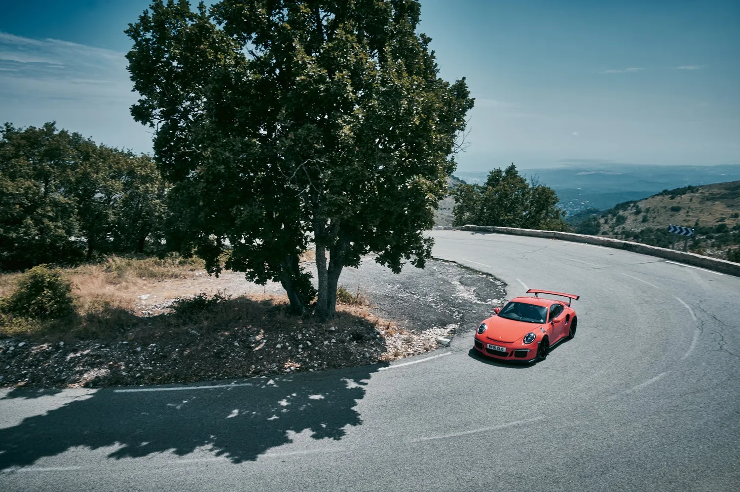 Porsche Escapes Bildband deutsche Ausgabe Alpenpässe