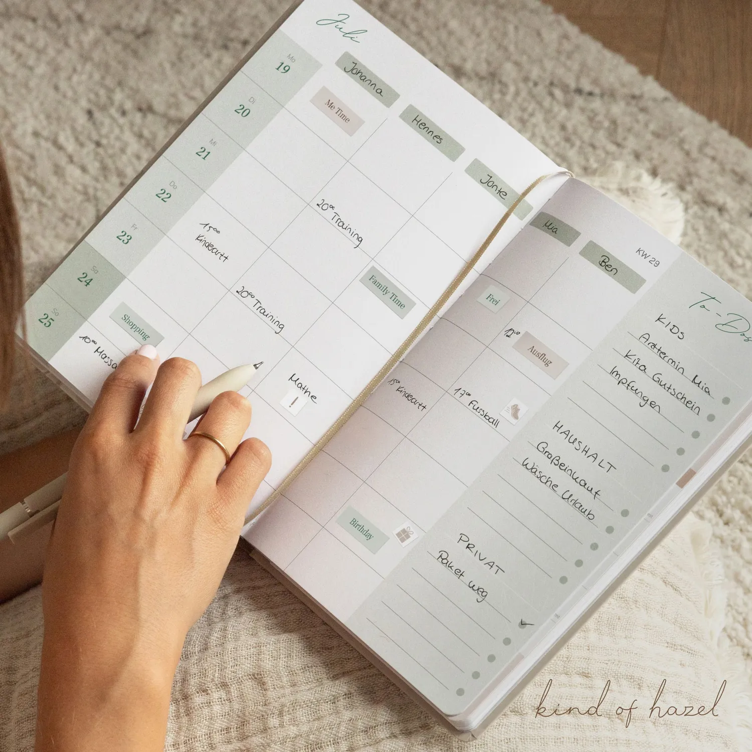 MINTKIND kind of hazel Familienplaner 2027 Kalender Leo