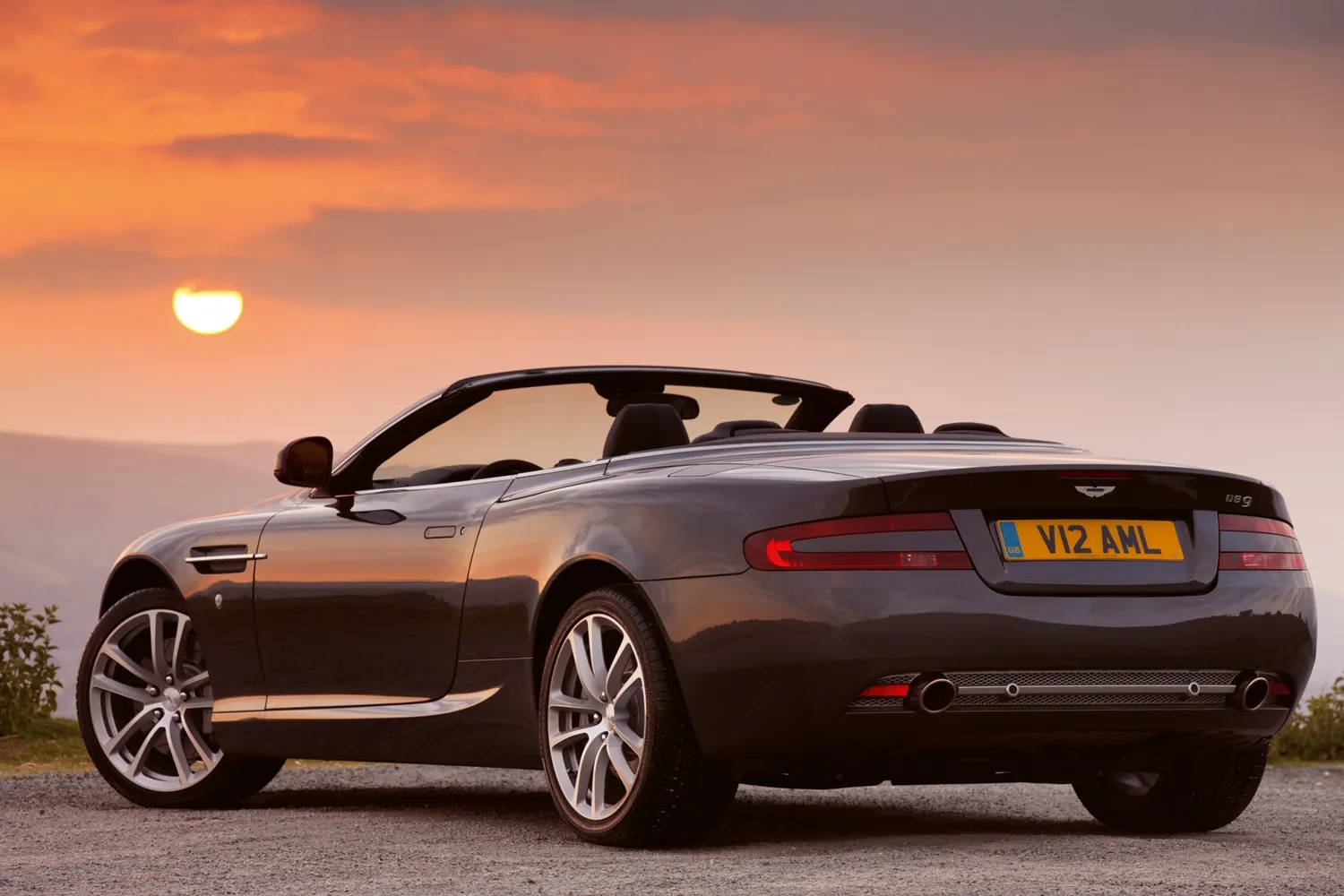 teNeues Aston Martin Milestones Bildband Autos