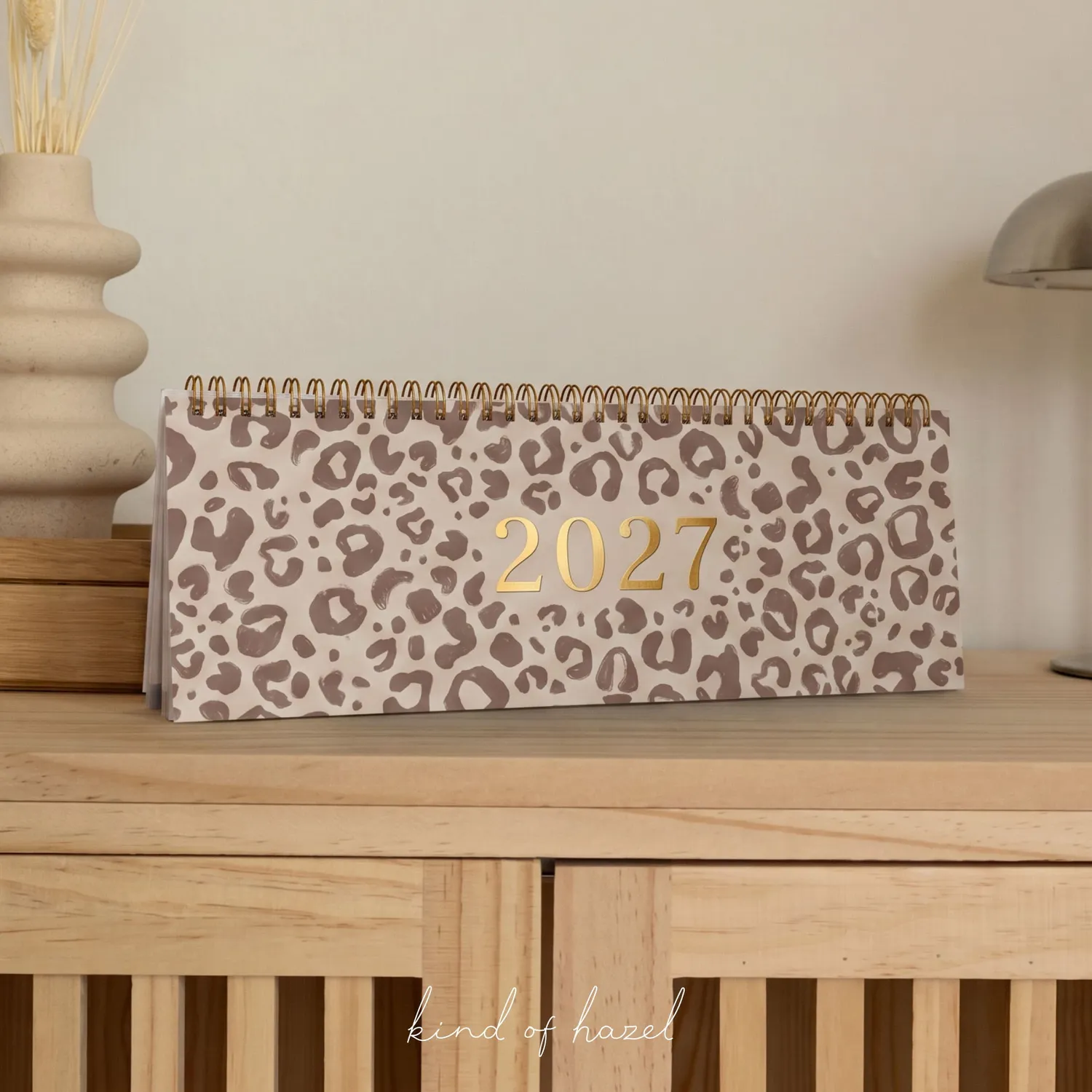 MINTKIND kind of hazel Tischkalender 2027 Leo 52 Wochen