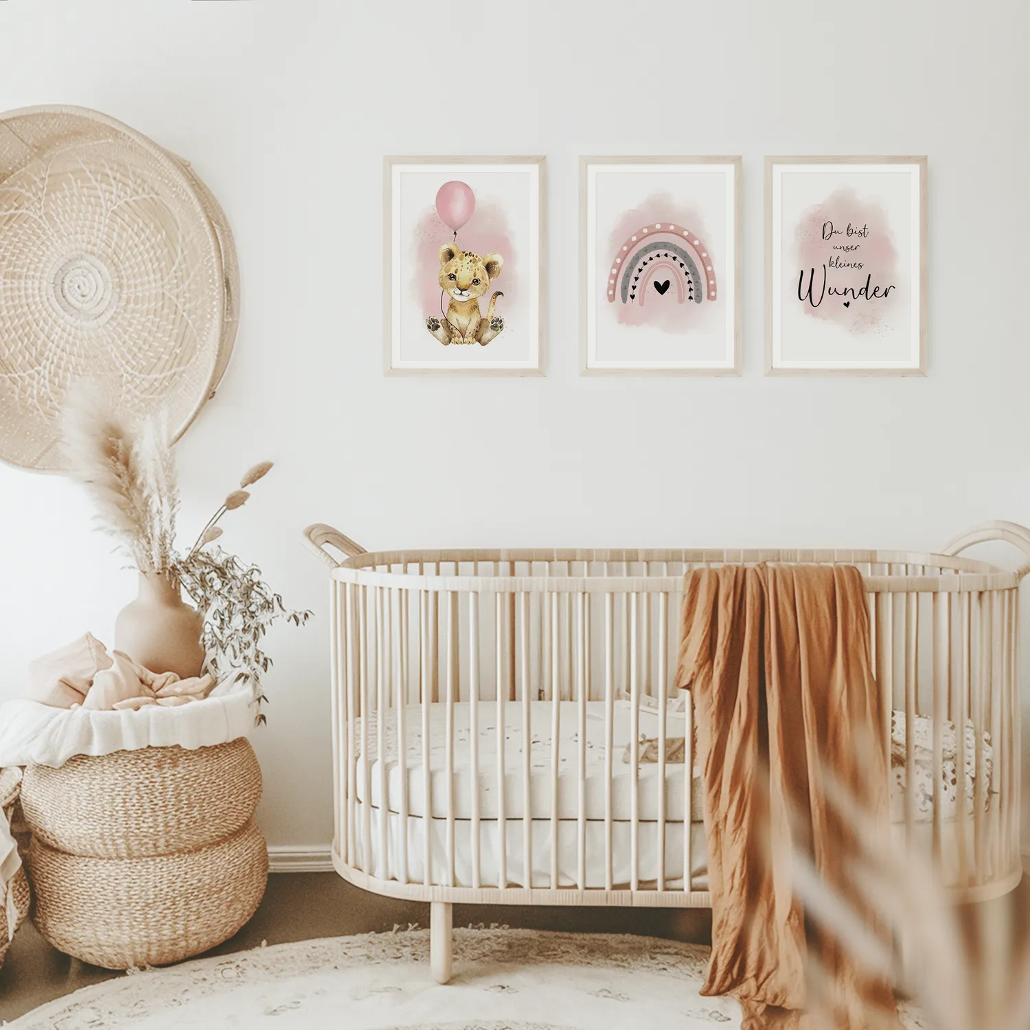 MeinBaby123 Kinderzimmer Poster 3er Set A4 Löwe Rosa