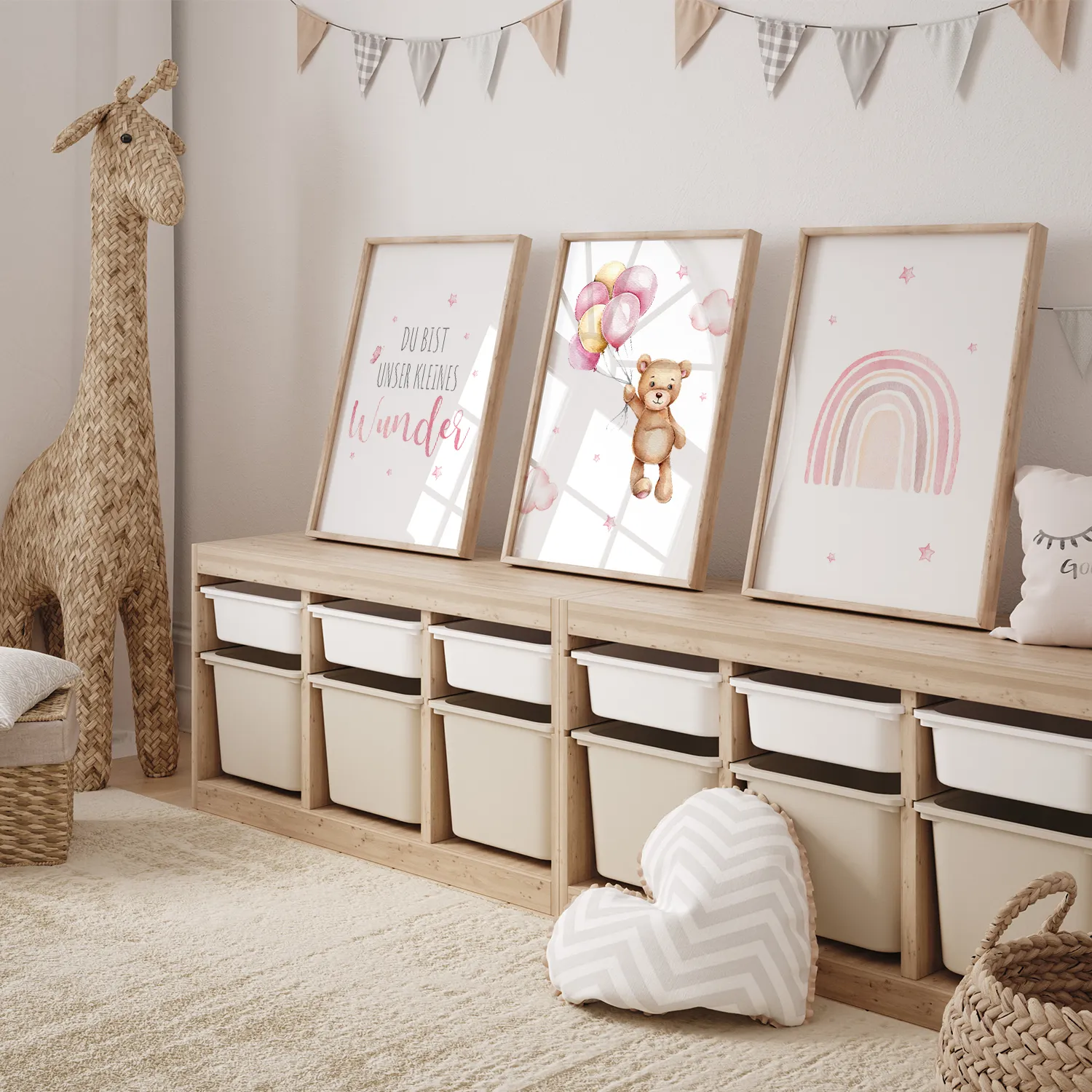 MeinBaby123 Bär & Regenbogen Poster Kinderzimmer 3er Set A4 rosa