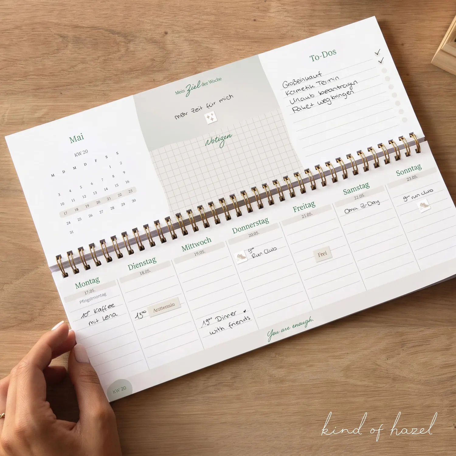 MINTKIND kind of hazel Tischkalender 2027 Leo 52 Wochen