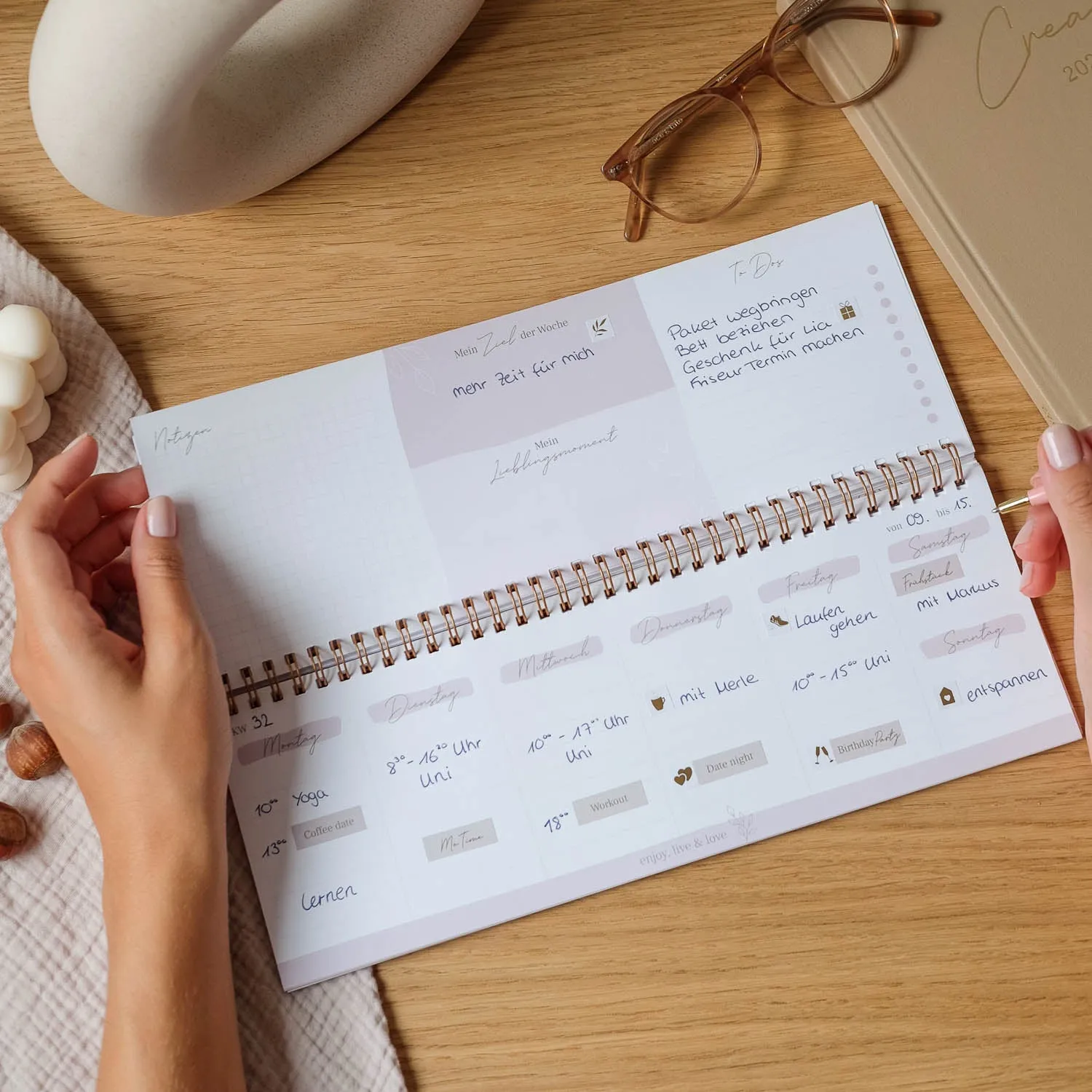 MINTKIND kind of hazel Tischkalender undatiert Beige mit Sprüchen