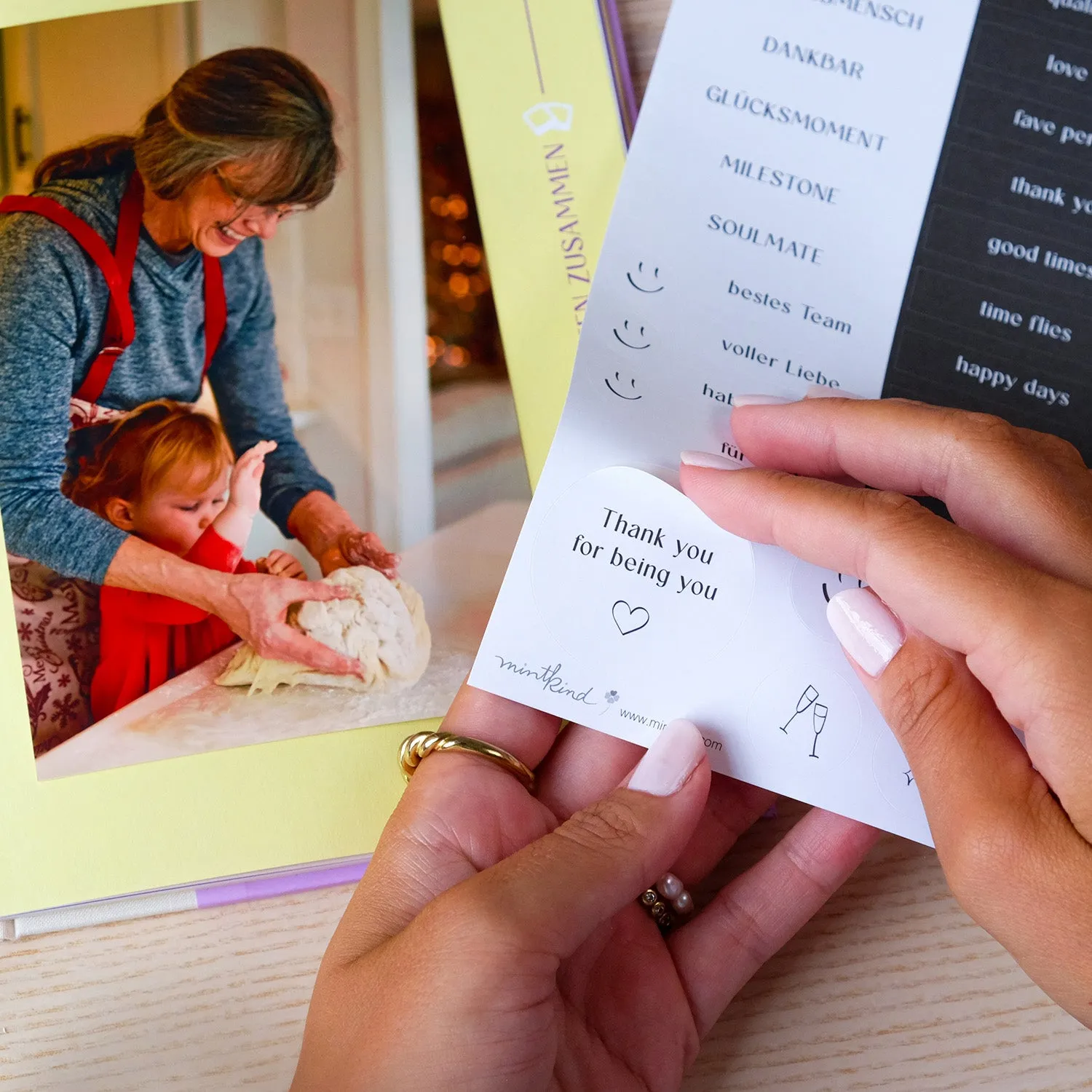 MINTKIND Oma Buch zum Ausfüllen Erinnerungsbuch 64 Seiten